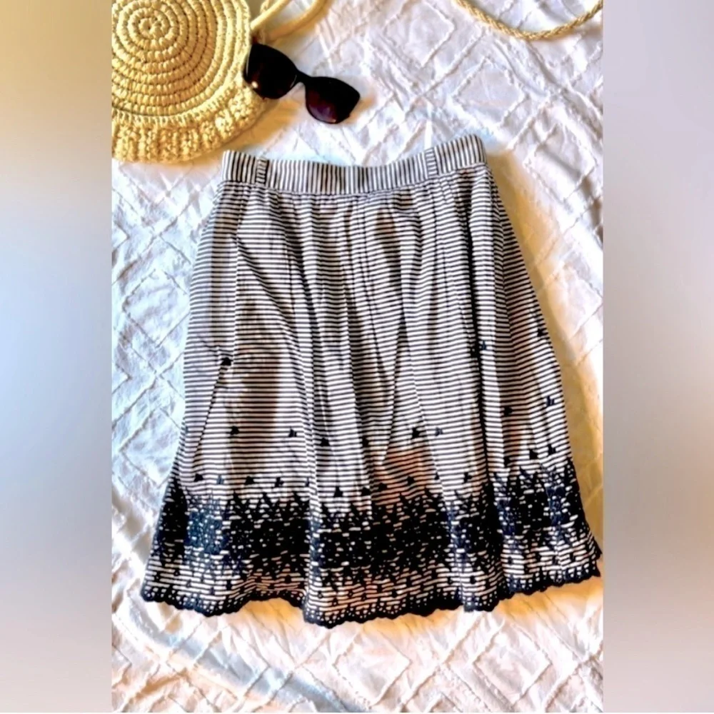🖤KATE SPADE skirt w/pockets & beautiful embroidery,navy blue size2-see video 🎥